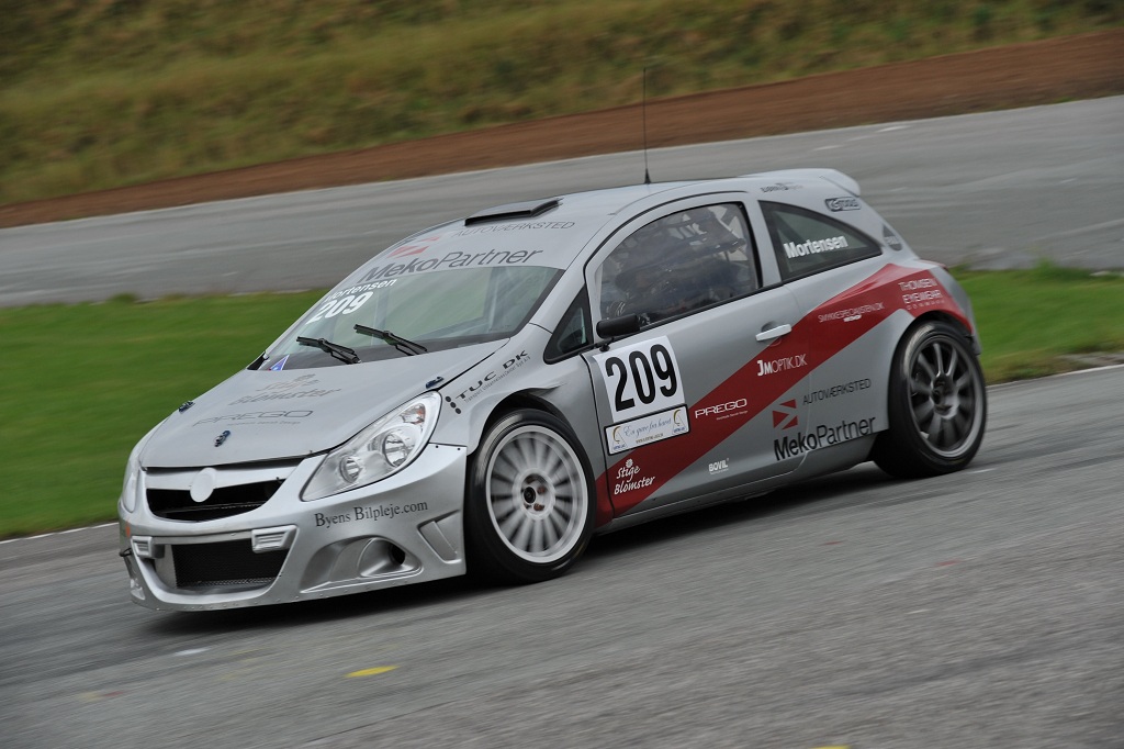 Martin Vedel Mortensen i DK Motorsport bilen